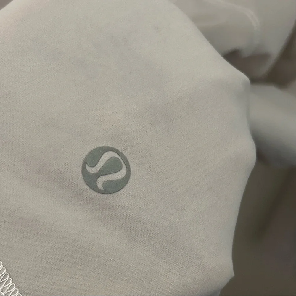 Lululemon Runbeams Long Sleeve‎ with Thumbholes